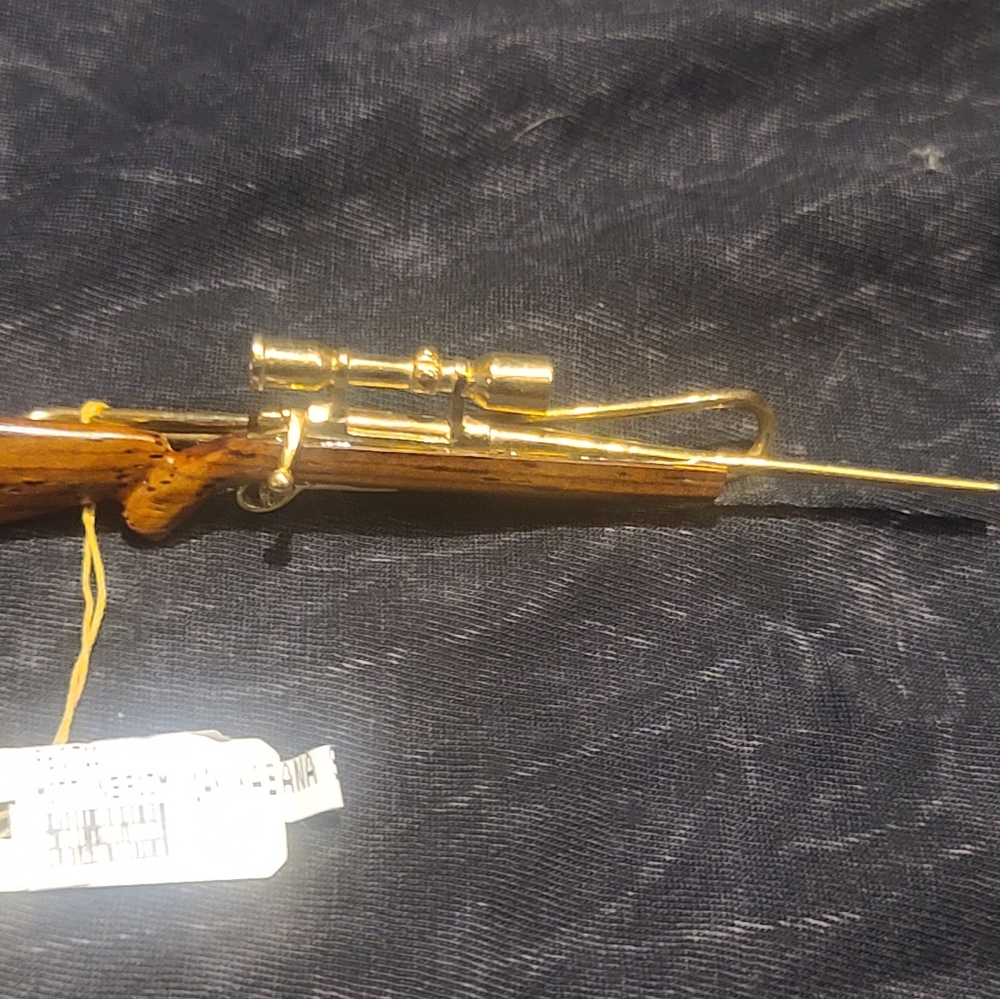 14kt gold and wood rifle tie tack tie bar